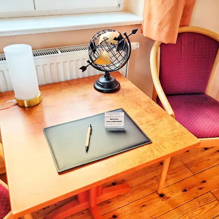 Hotel Kronprinz Falkenberg *