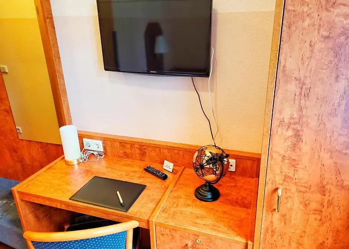 Hotel Kronprinz Falkenberg *